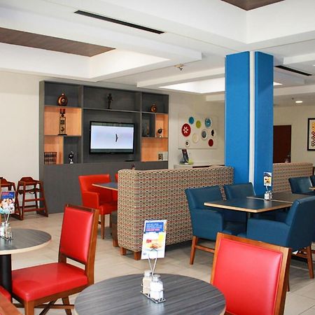 Holiday Inn Express Mccomb By Ihg Kültér fotó