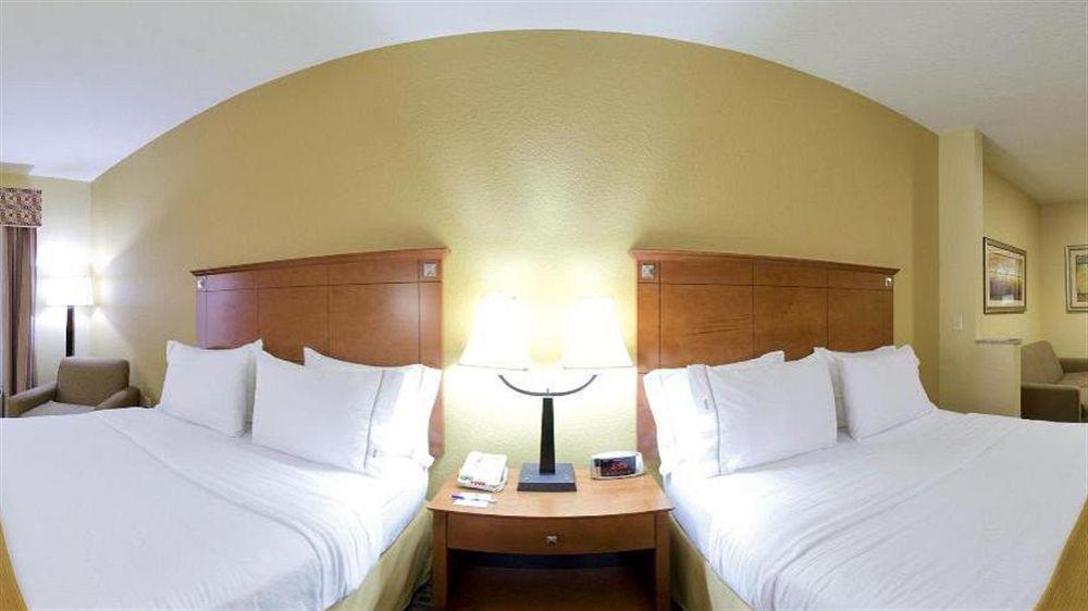Holiday Inn Express Mccomb By Ihg Kültér fotó