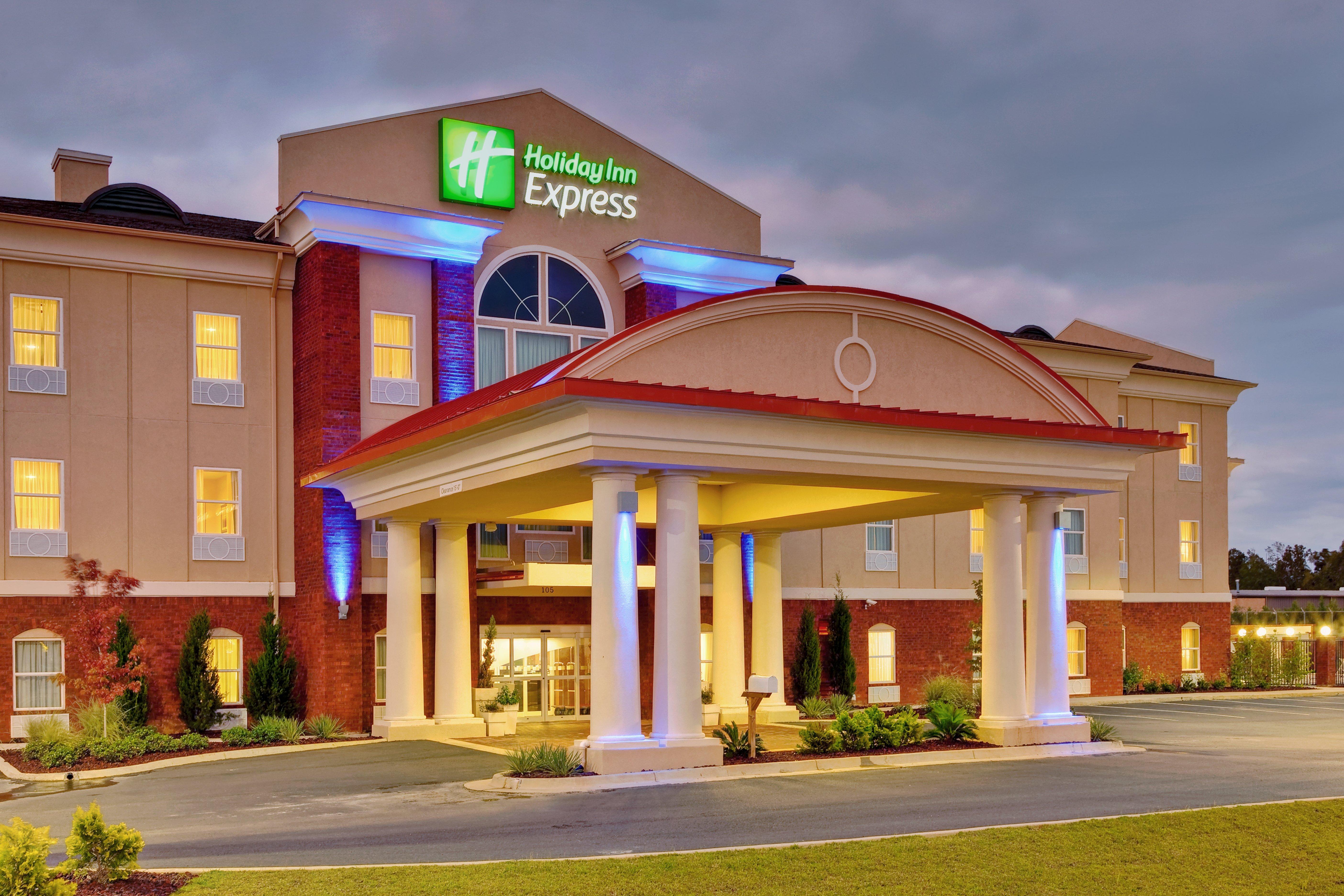 Holiday Inn Express Mccomb By Ihg Kültér fotó