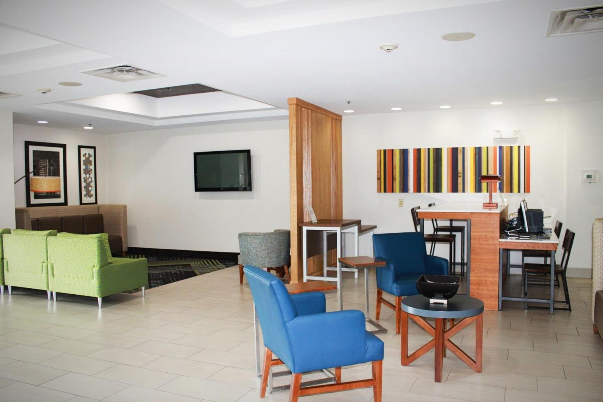 Holiday Inn Express Mccomb By Ihg Kültér fotó